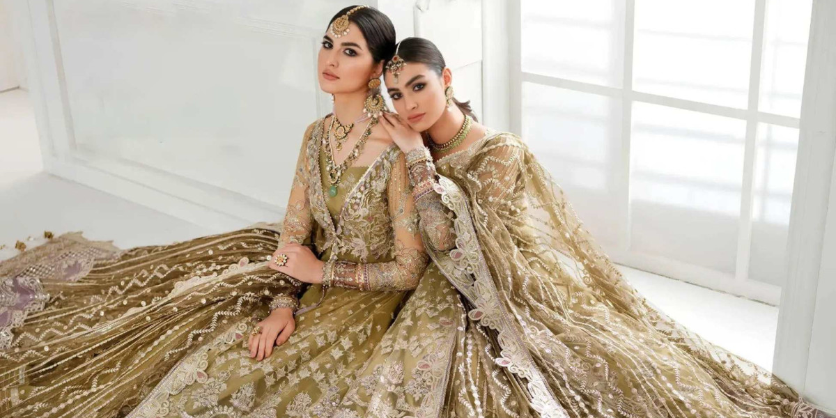 Elegance in Tradition: Exploring the Best Mukesh & Kamdani Dresses