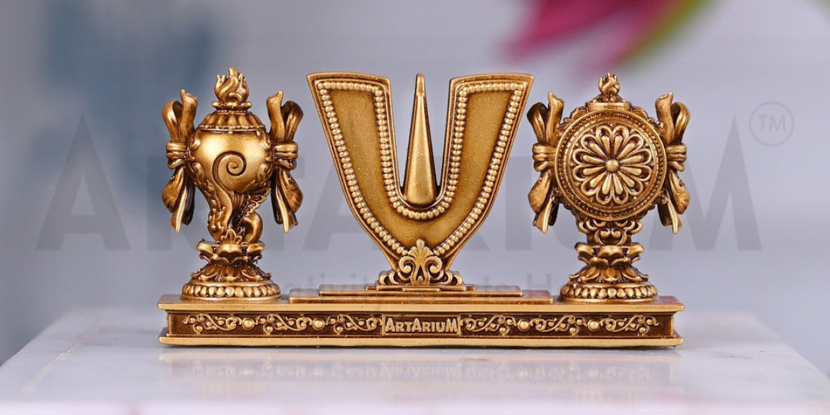 Exploring the Significance and Symbolism of Vaishnav Tilak