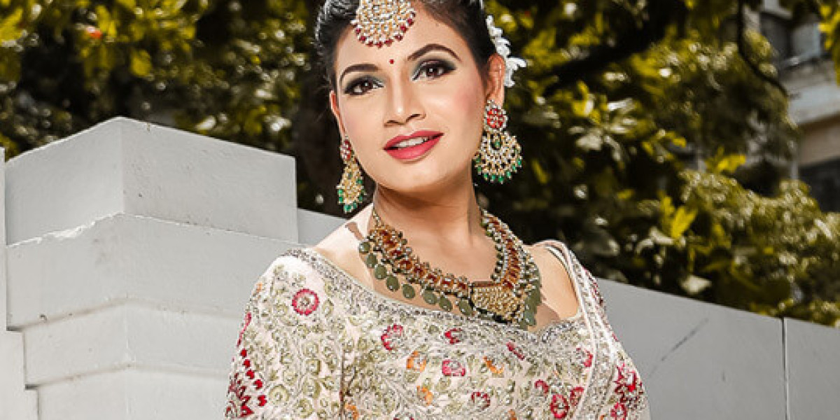 Enhance Your Bridal Glow: Expert Makeup Artist in Mumbai
