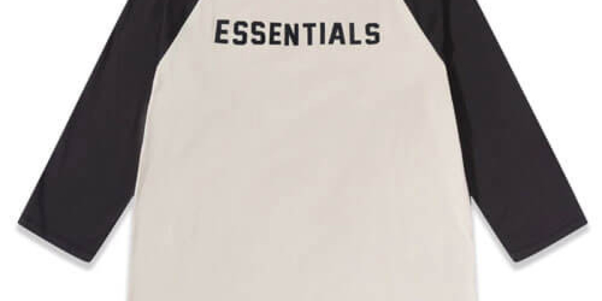 Choosing the Right Size Fear Of God Essentials Kid’s 3/4 Sleeve Baseball Tee: A Parent’s Guide