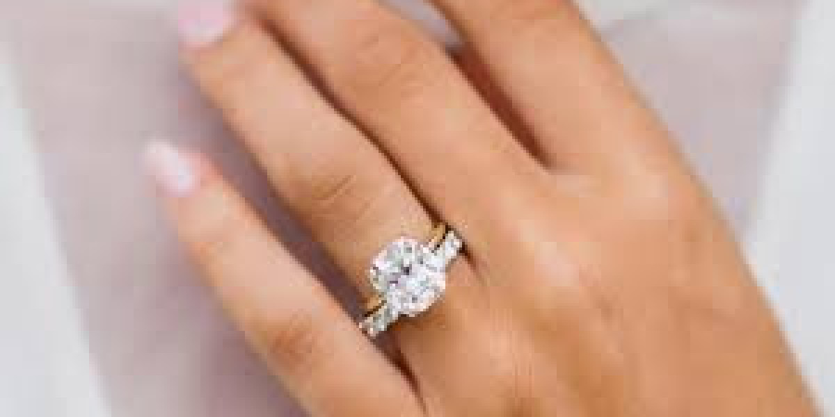 The Rising Popularity of Moissanite Wedding Bands for Women