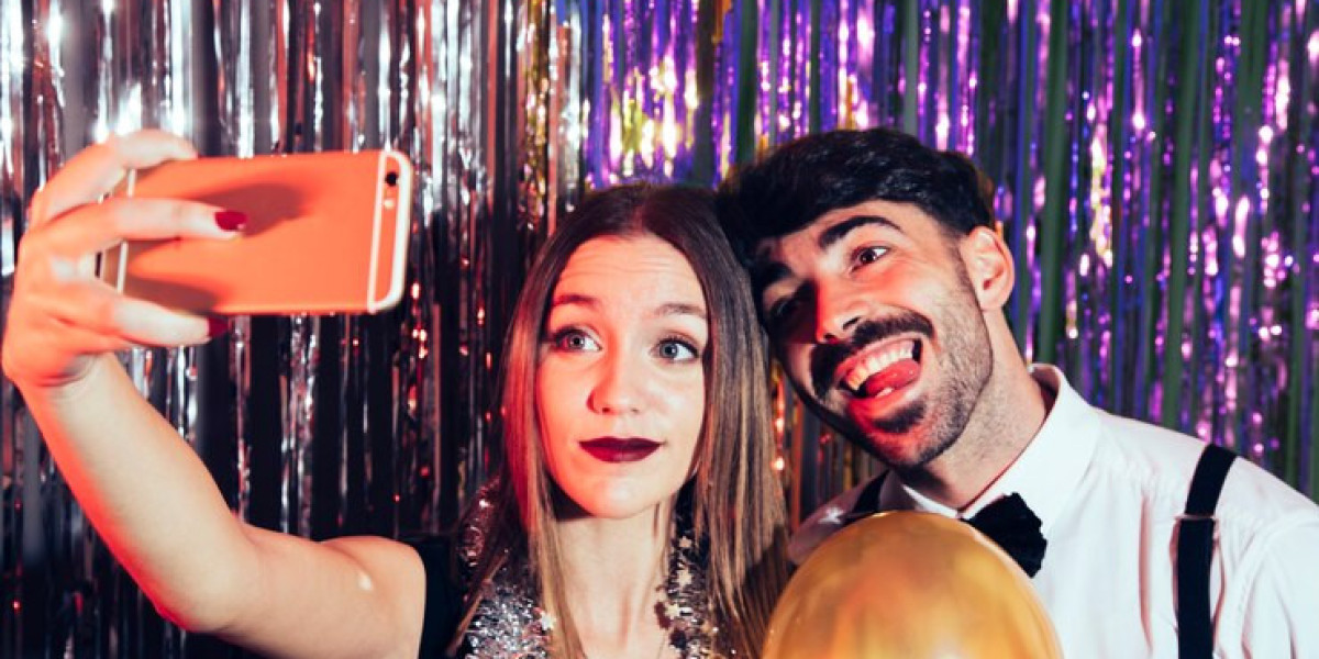 HOW A PHOTO BOOTH CAN HELP CORPORATE MARKETING
