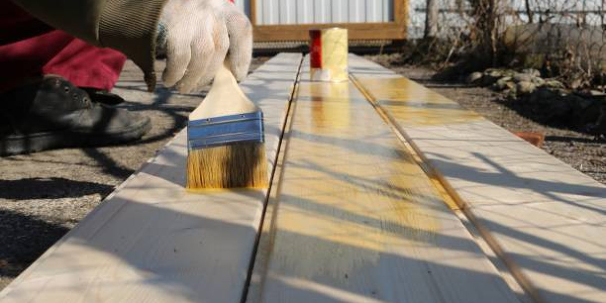 Choosing the Right Sealer for Your Outdoor Wood