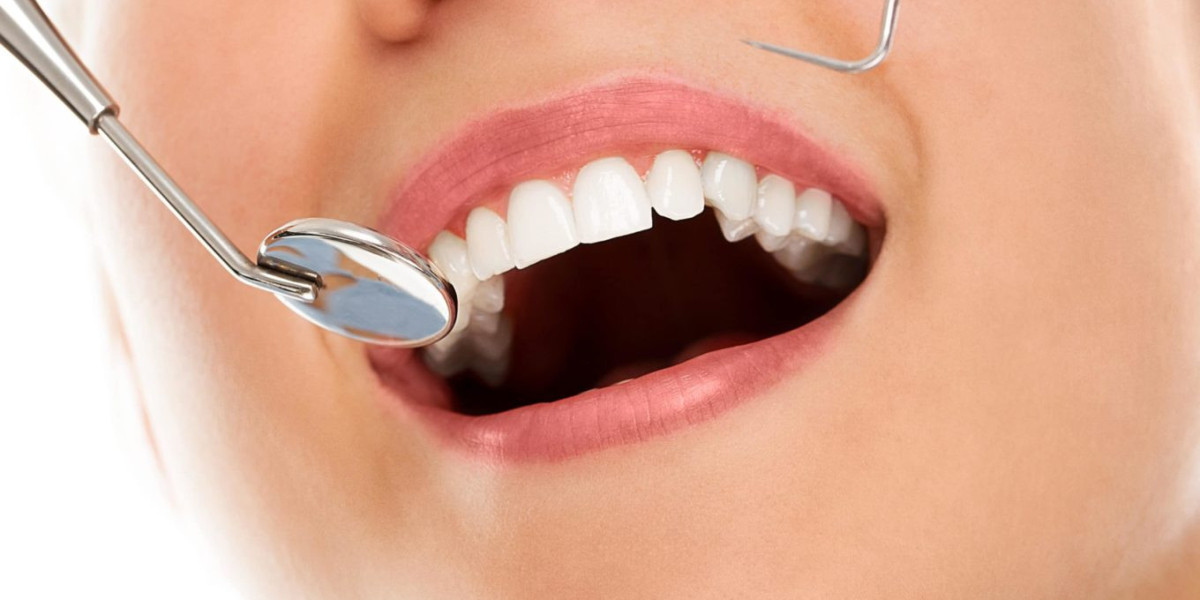 Combining Invisalign Treatment in the UK with Advanced Gum Treatment Techniques