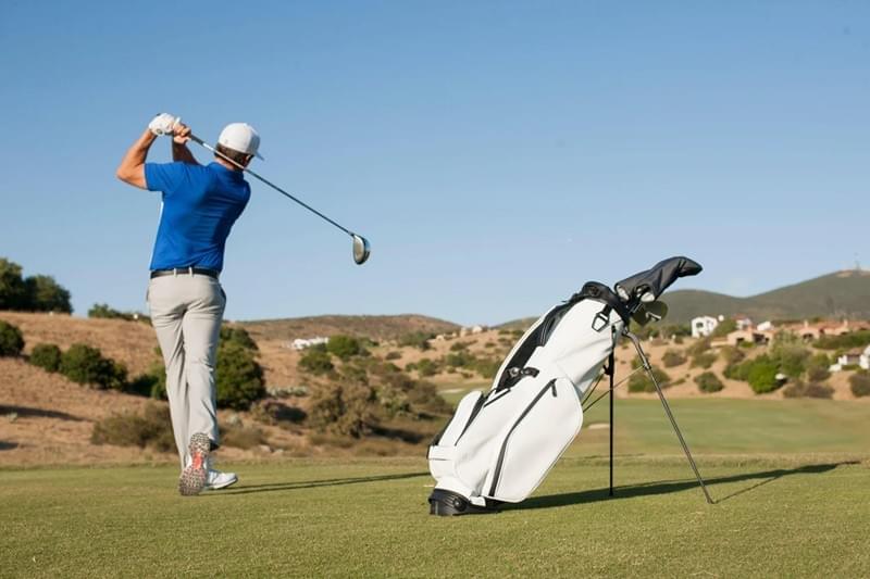 Hit the Green in Style: Essential Golf Gear for Beginne...