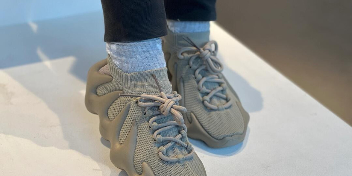 Yeezy風潮再起：從450到500，探索Adidas的時尚巅峰