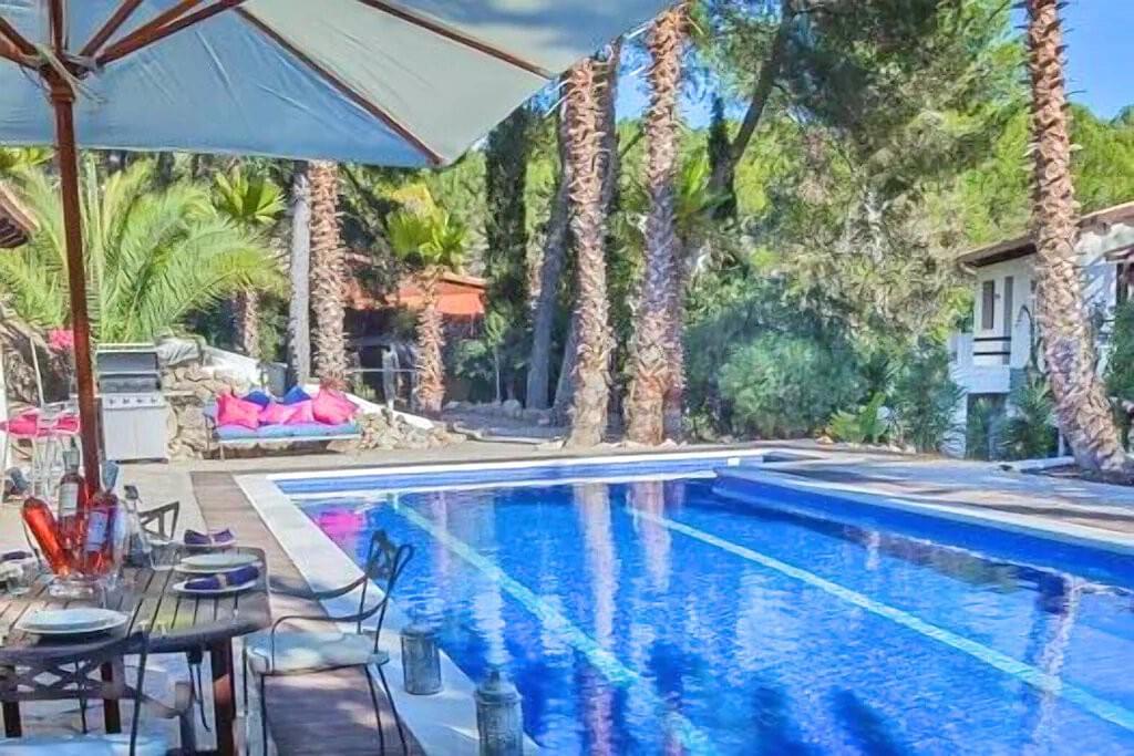 Why Sitges Is The Best Place To Rent A Villa In Spain?