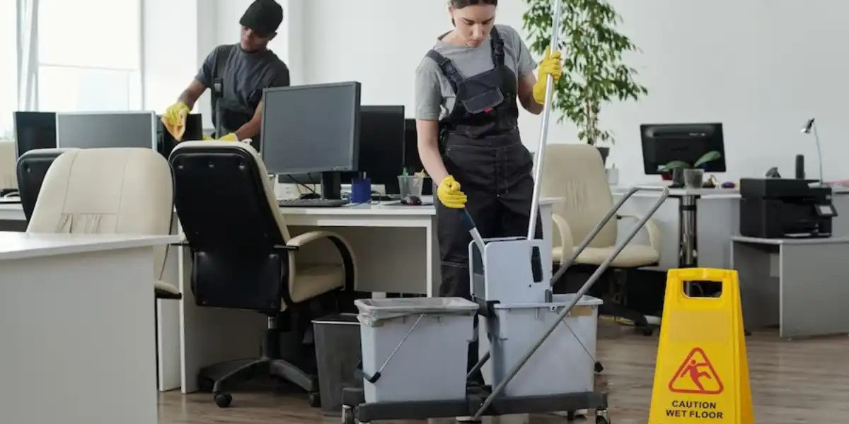 Maintaining Cleanliness in Shared Workspaces and Co-Working Offices