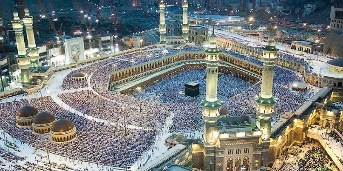 Hajj Umrah Package A Journey of Faith with Labbayk in Paris