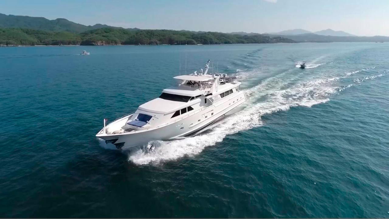 Luxury Yacht Rental Puerto Vallarta: Custom 100 Ocean Retreat